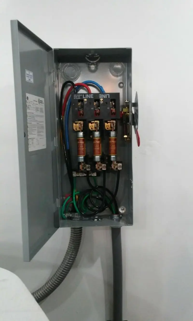 Three-phase disconnect switch installed for Electrical Wiring & Rewiring in Guntersville